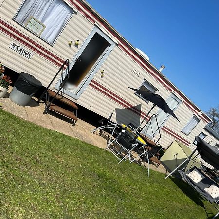 The Samanda Van Newport Caravan Park Hotell Hemsby Eksteriør bilde