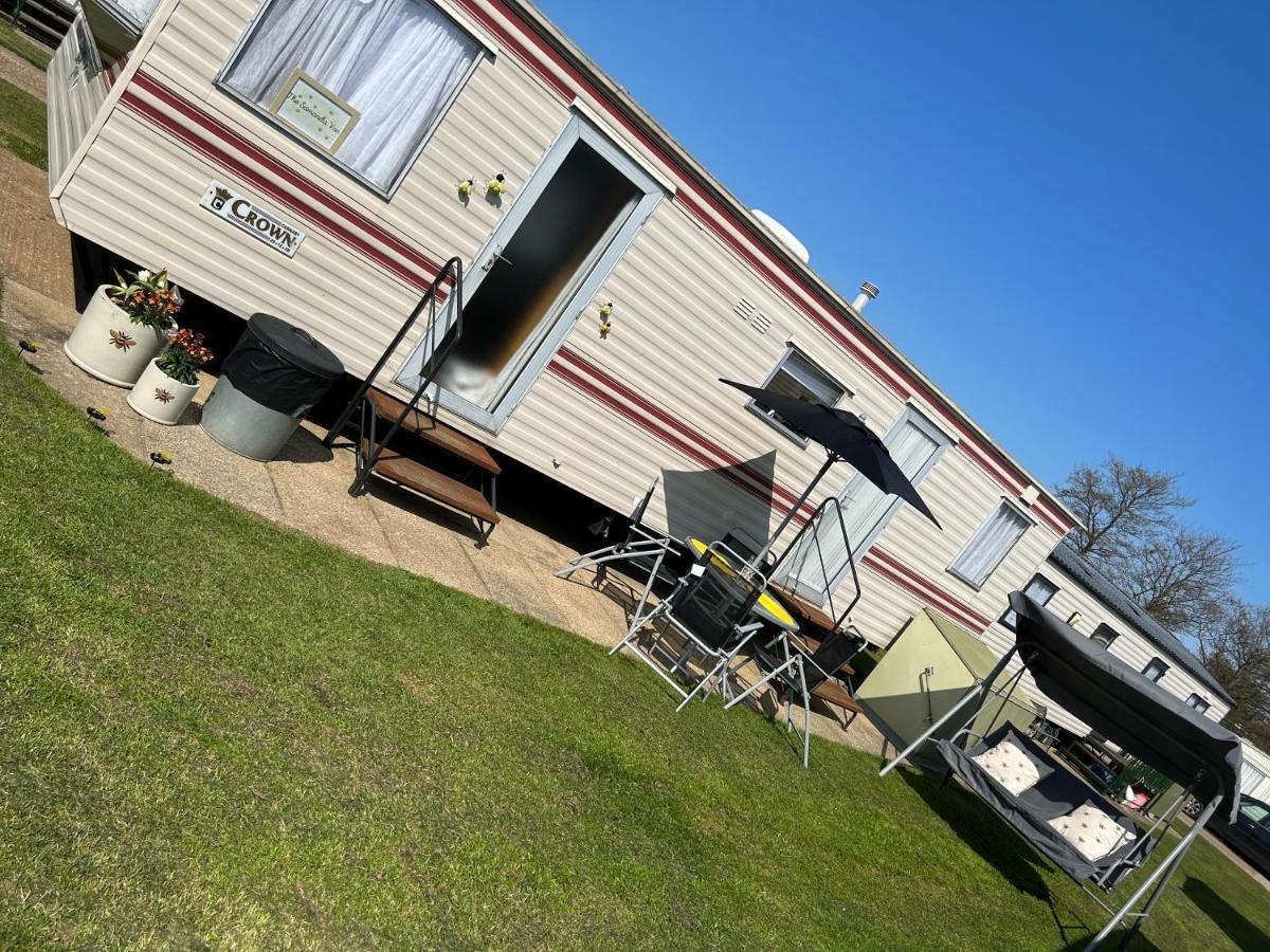 The Samanda Van Newport Caravan Park Hotell Hemsby Eksteriør bilde