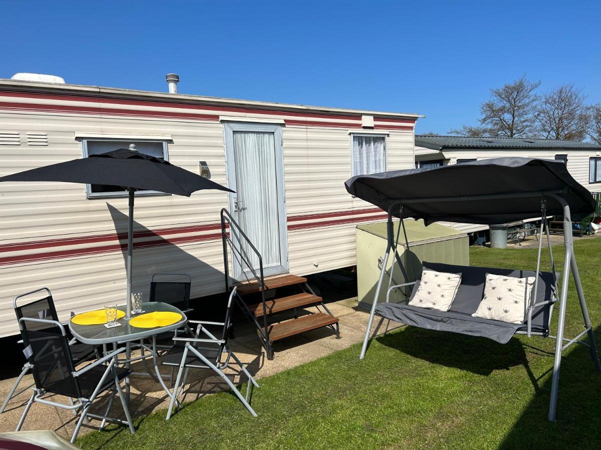 The Samanda Van Newport Caravan Park Hotell Hemsby Eksteriør bilde